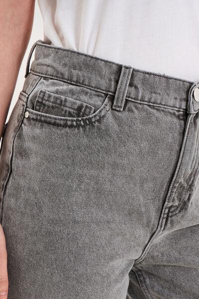 Women's Light Grey Wash High-Waist Cropped Mom Jeans
