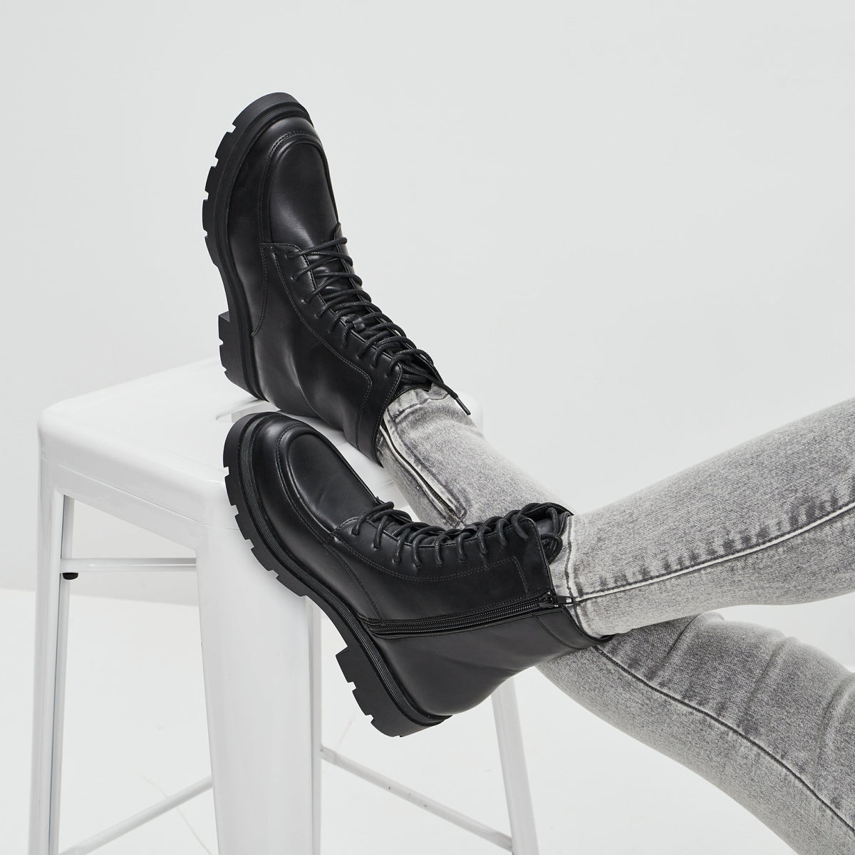 Bottines crantées noir femme - 1