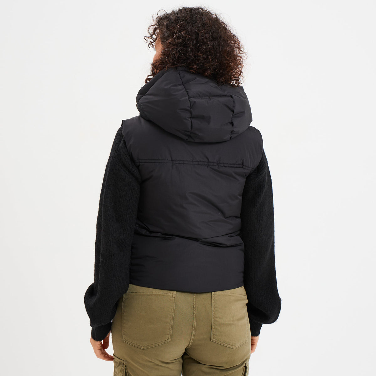 Doudoune rembourrée sans manches capuche noir femme - 2